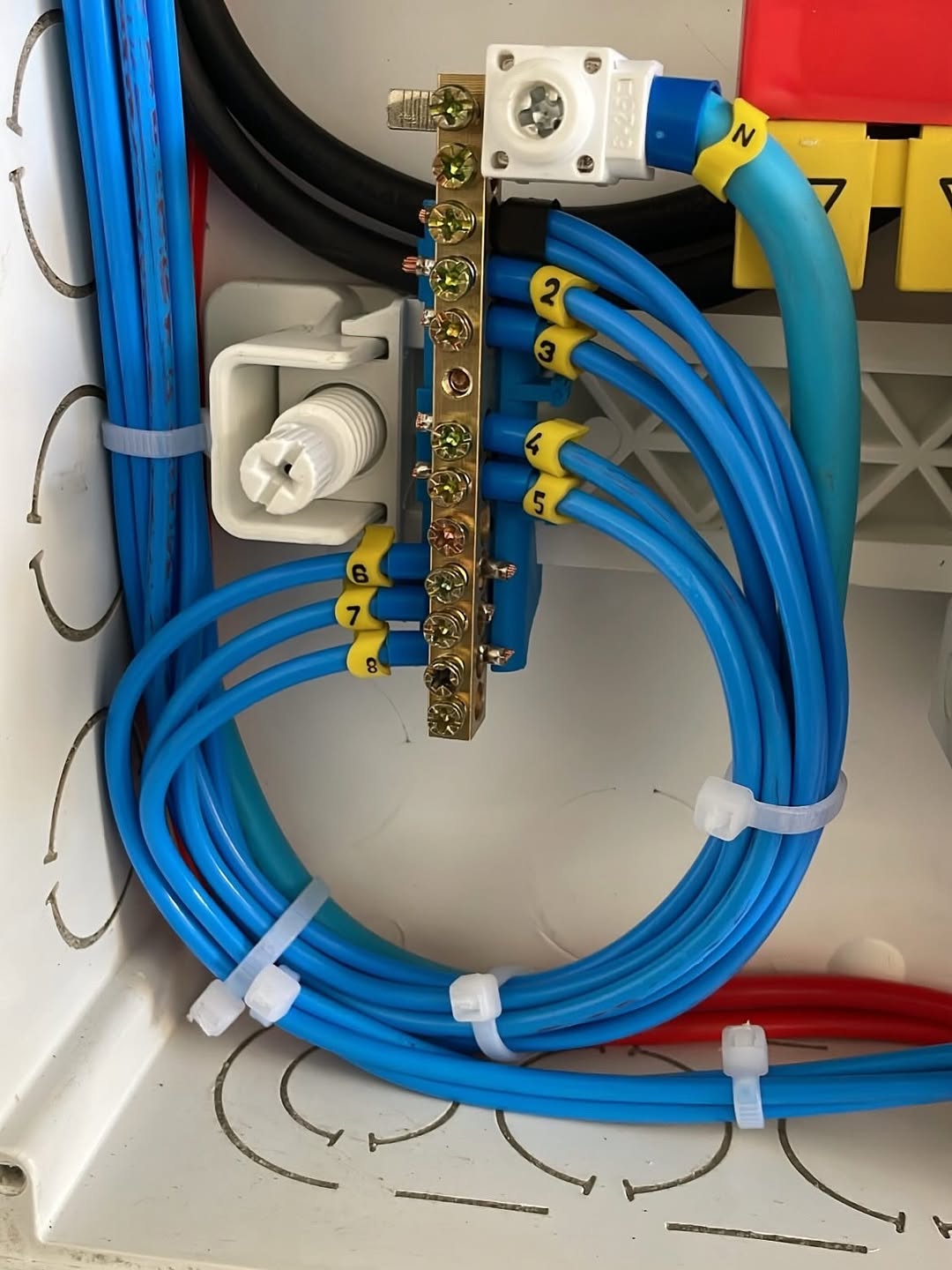 ELETRIC ENERGY MANUTENÇÃO E INSTALAÇÕES ELÉTRICAS RESIDENCIAL E INDUSTRIAL portfolio 16