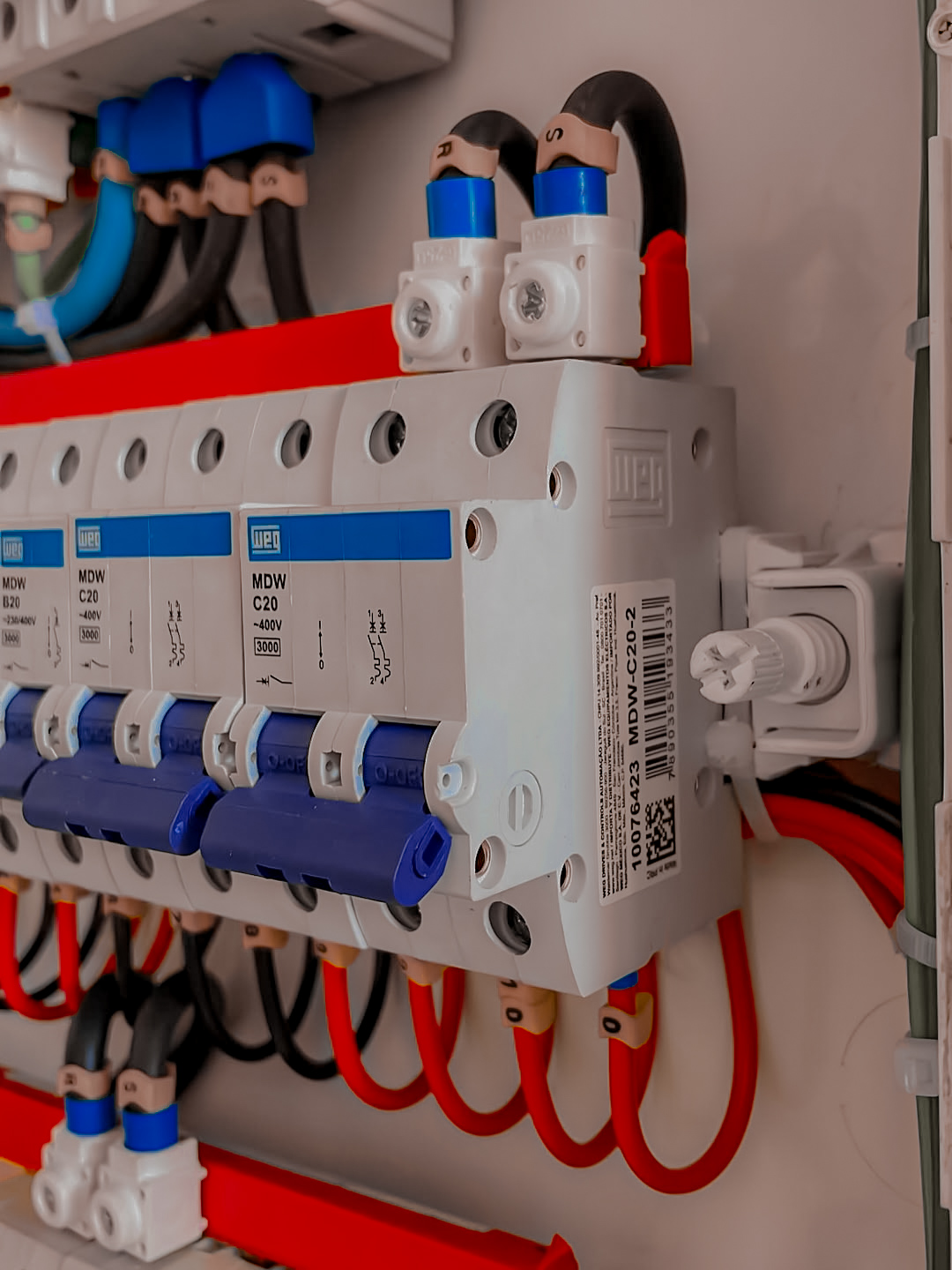 ELETRIC ENERGY MANUTENÇÃO E INSTALAÇÕES ELÉTRICAS RESIDENCIAL E INDUSTRIAL portfolio 12