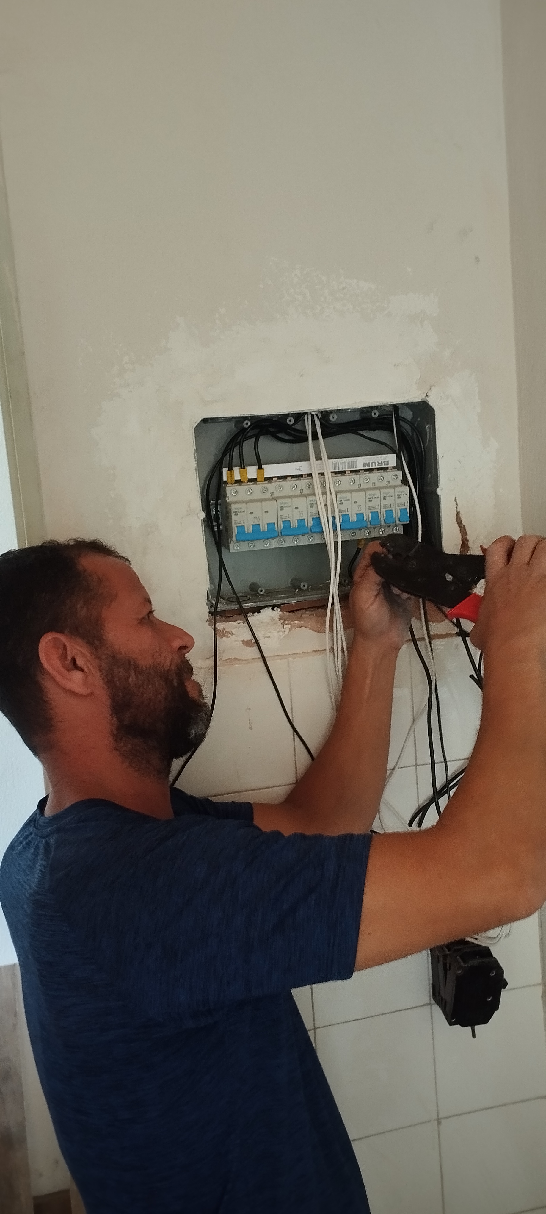 Albérico Instalações e Manutenções Elétricas portfolio 4