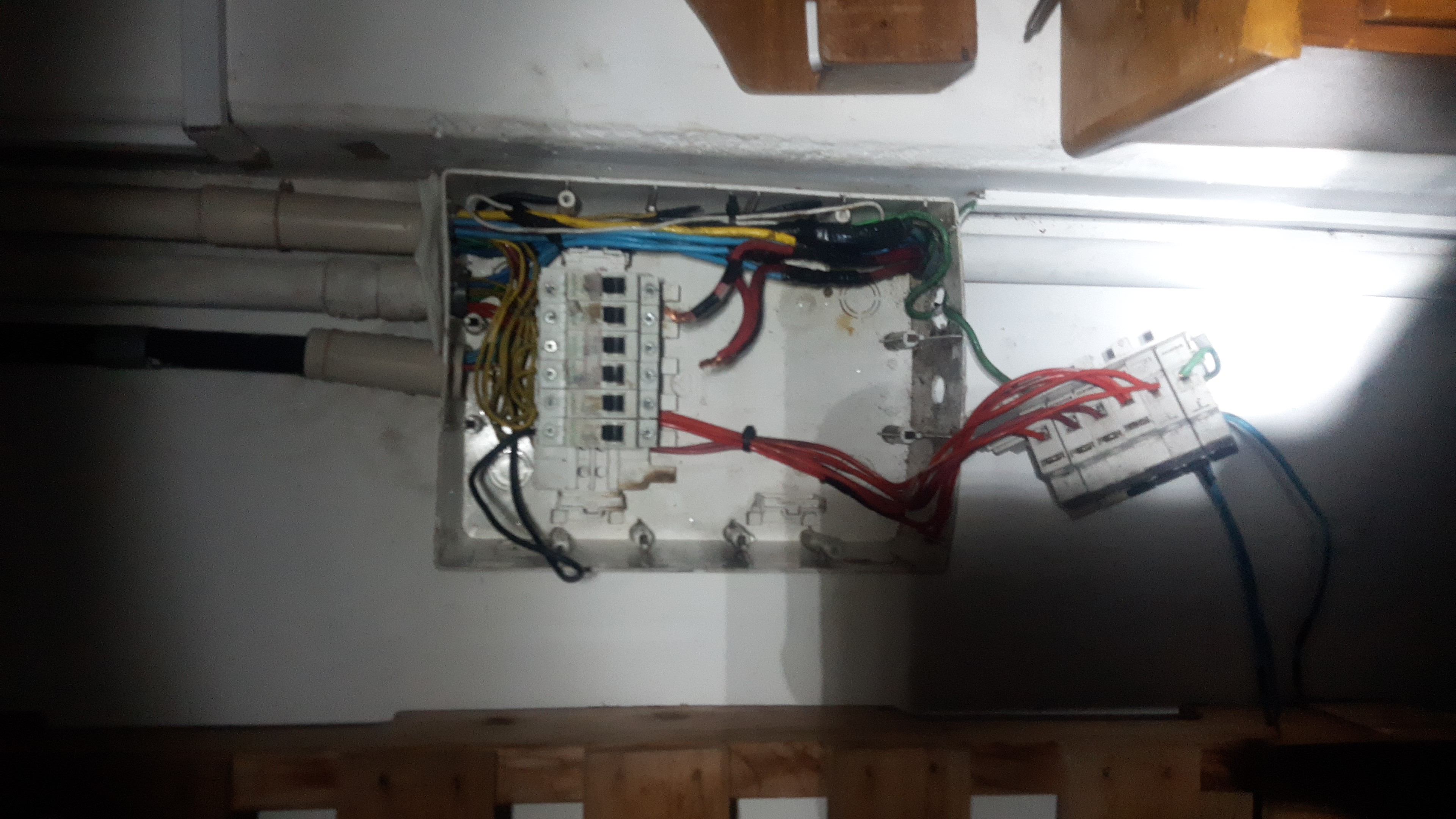 ALTEC Serviços Elétricos e Climatização portfolio 25