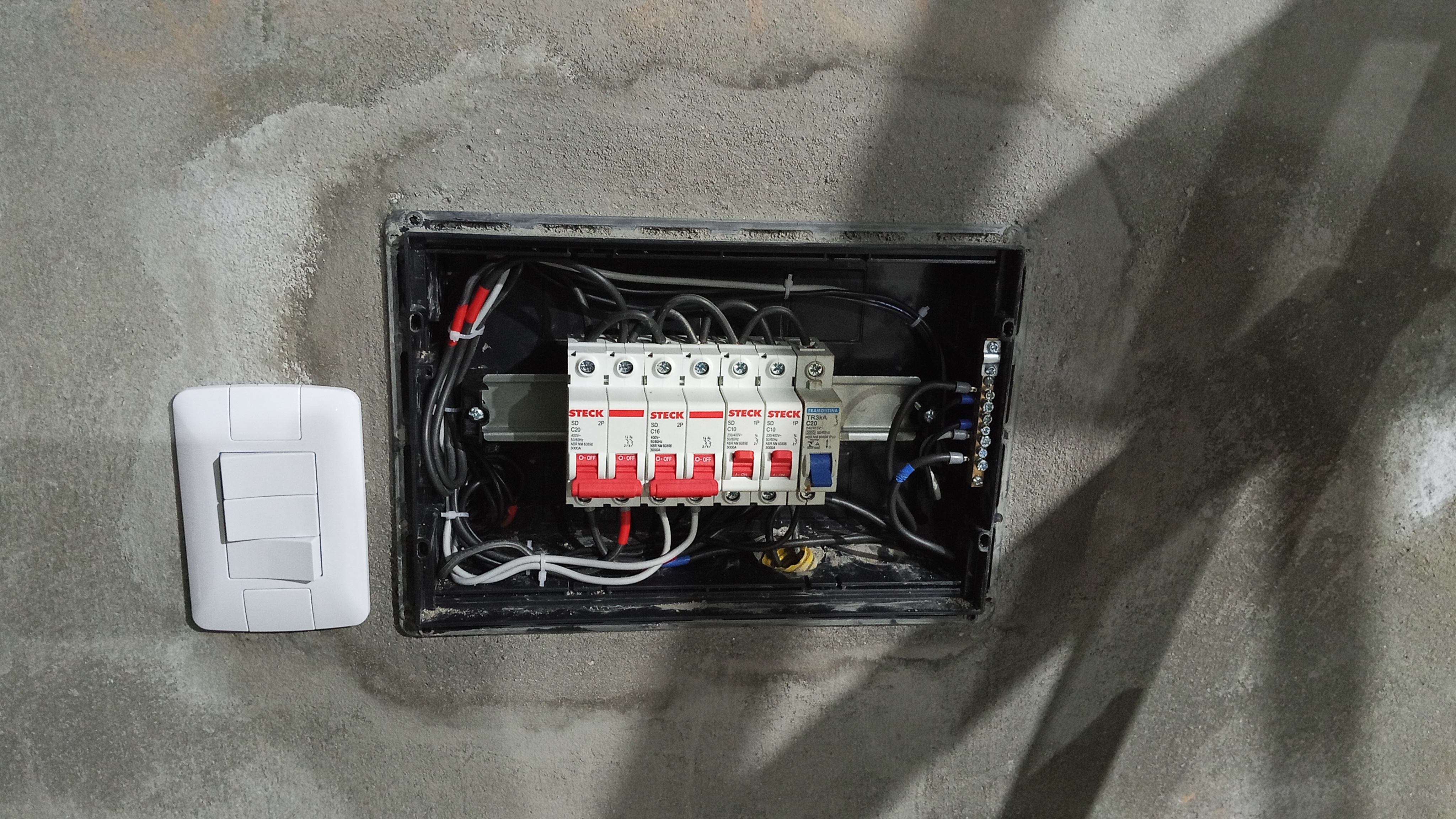 RM SERVICOS ELÉTRICOS E MANUTENÇÕES portfolio 1
