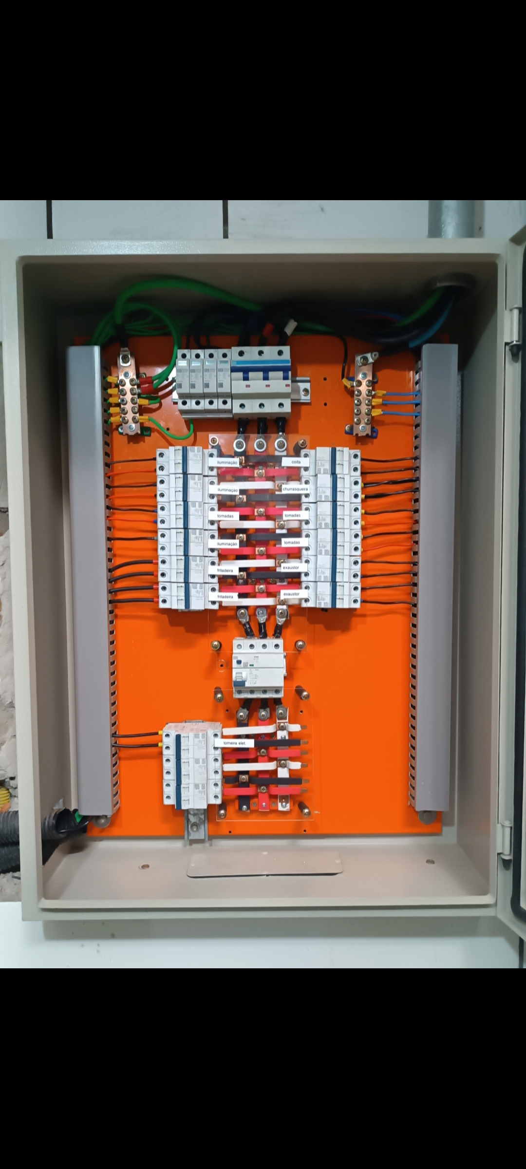 JR manutenção elétrica residencial, predial e comercial portfolio 2