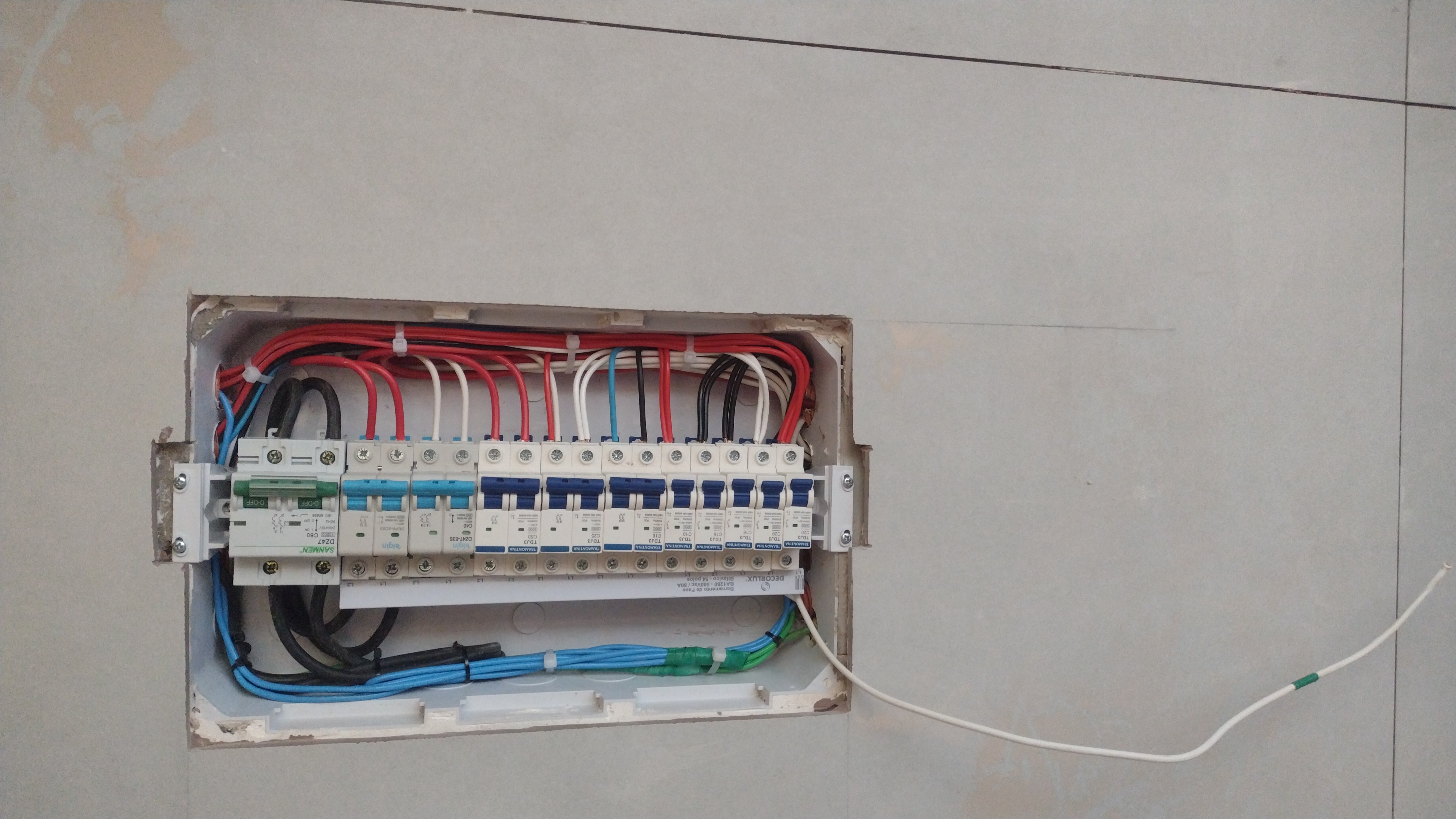 Edu Ponttes: ECP instalações elétricas Infraestruturas e Serviços portfolio 13