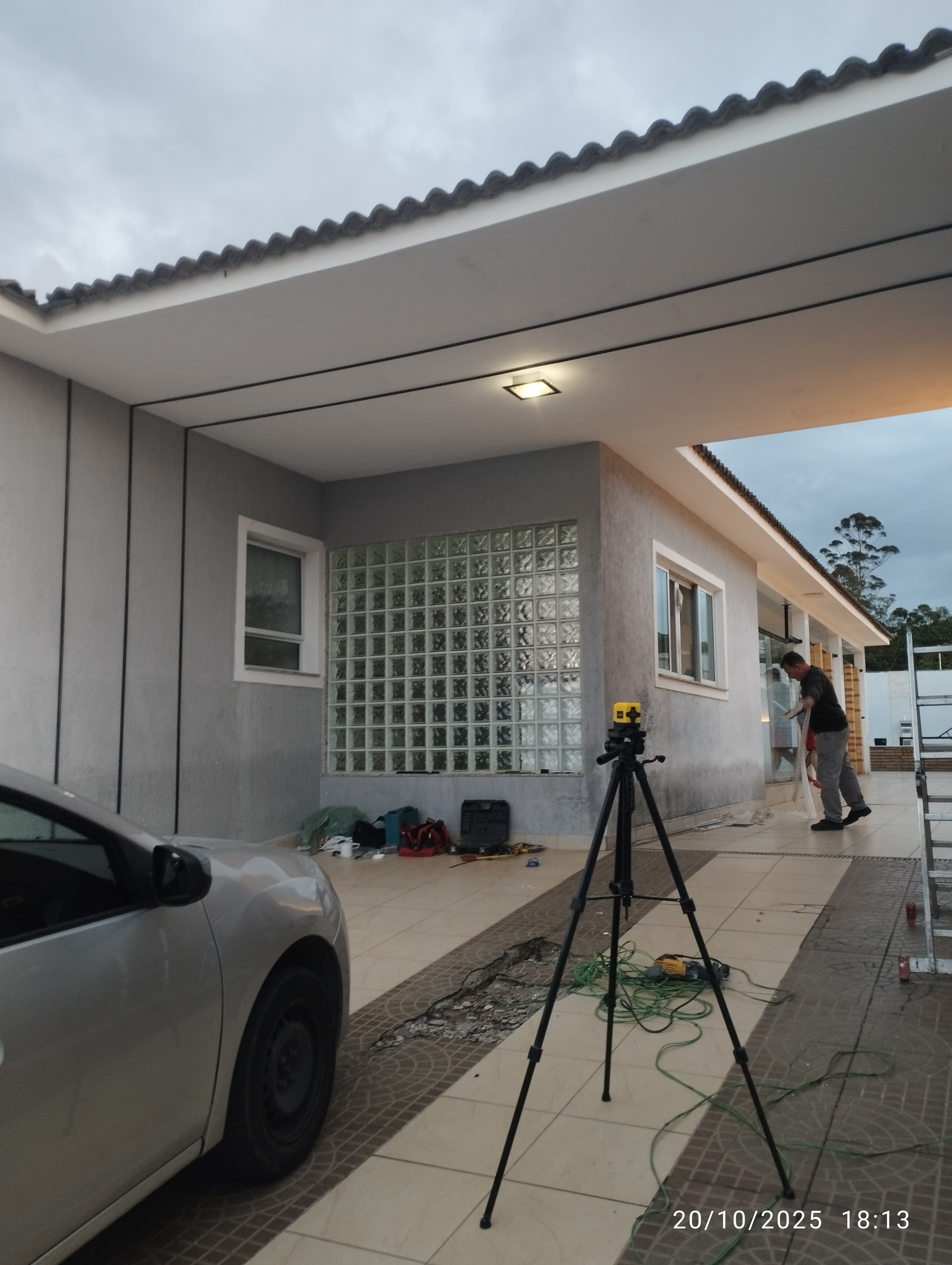 Sampaio & Soares Serviços Elétricos Especializados portfolio 28
