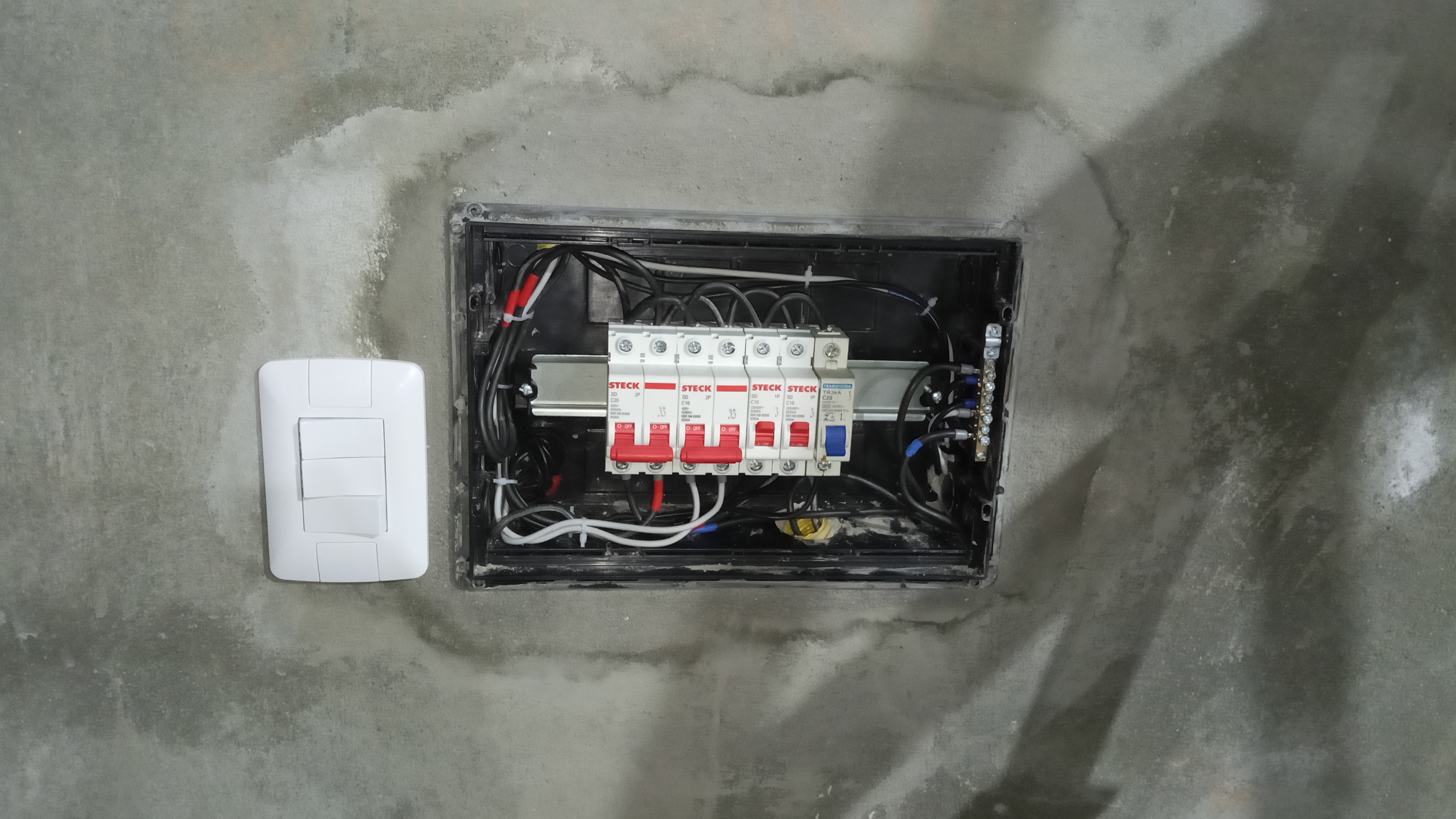 RM SERVICOS ELÉTRICOS E MANUTENÇÕES portfolio 2