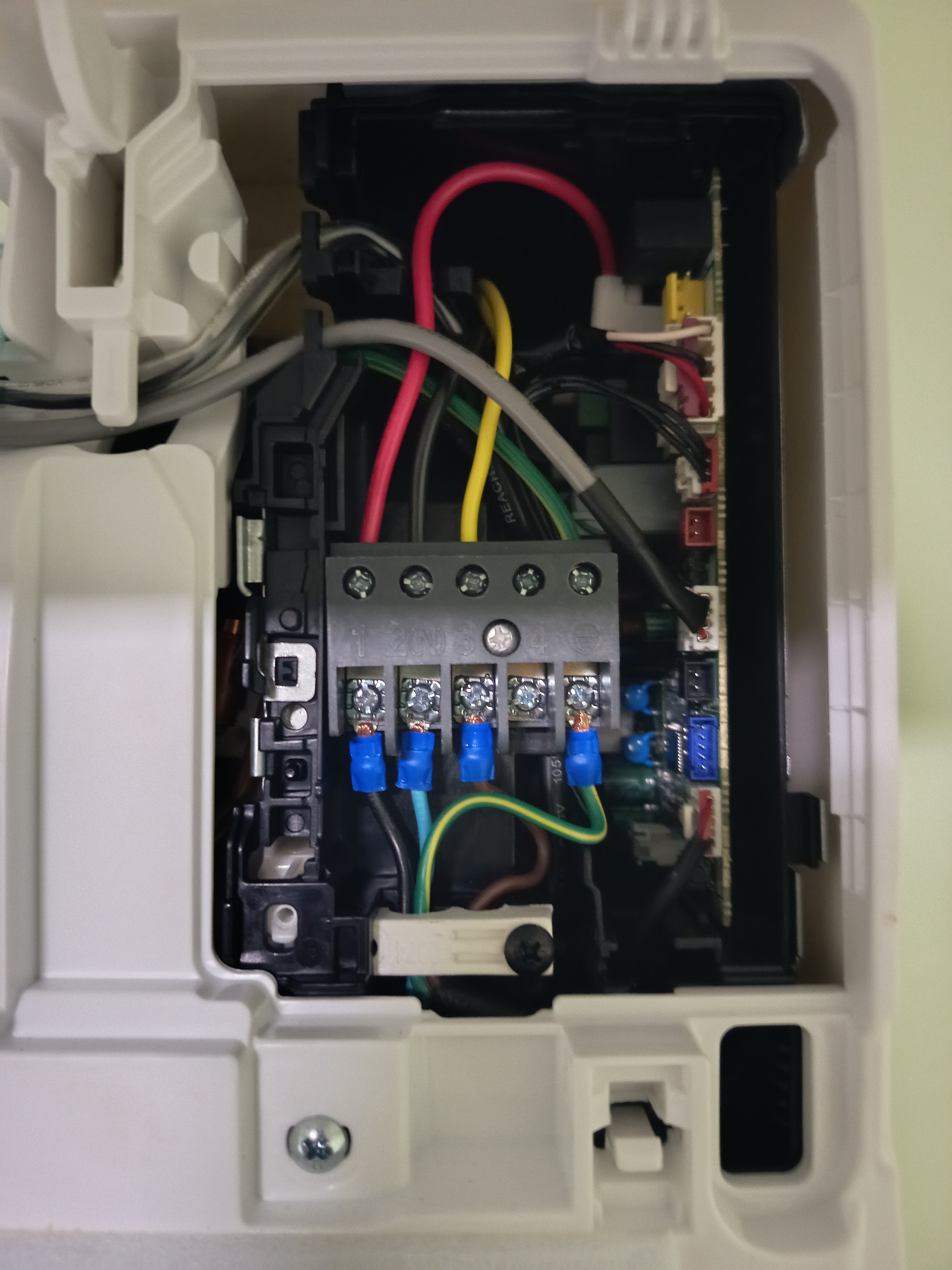 Ricardo Soluções Elétricas e climatização portfolio 17