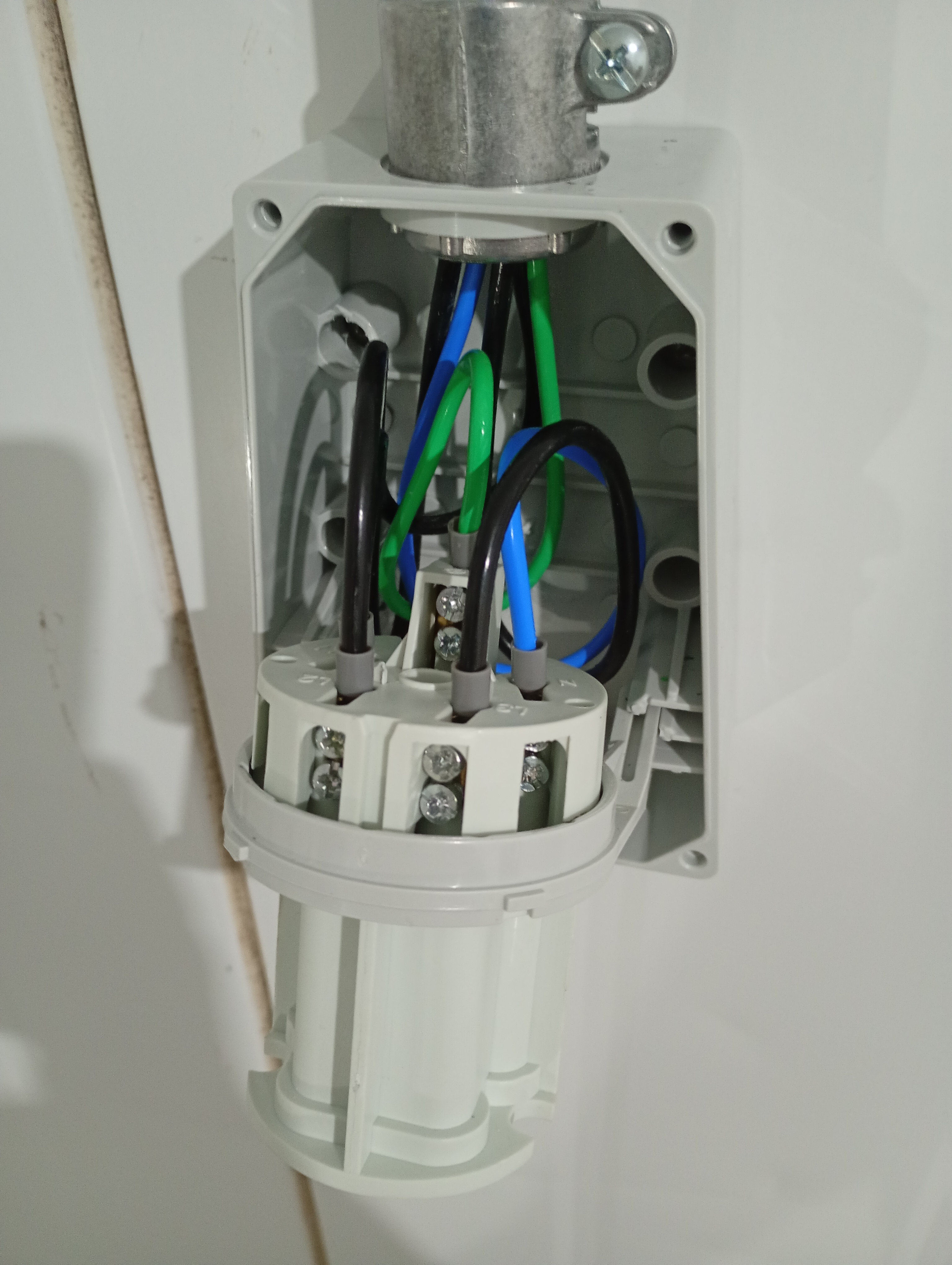 LHTEC ELÉTRICA portfolio 26