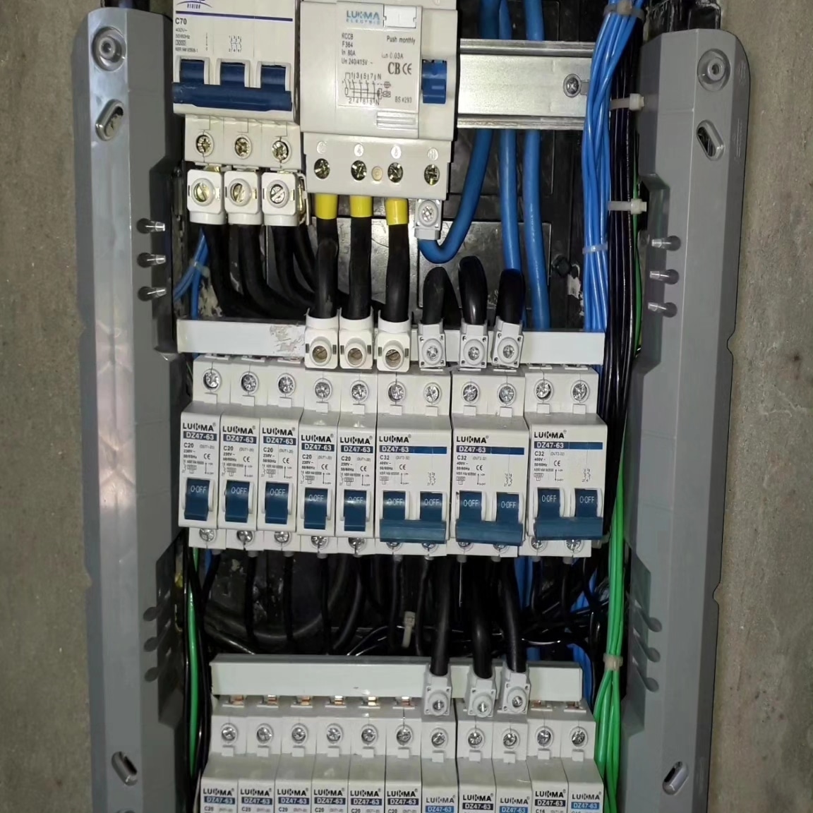 Mota instalações manutenções elétricas ar-condicionado energia solar portfolio 10