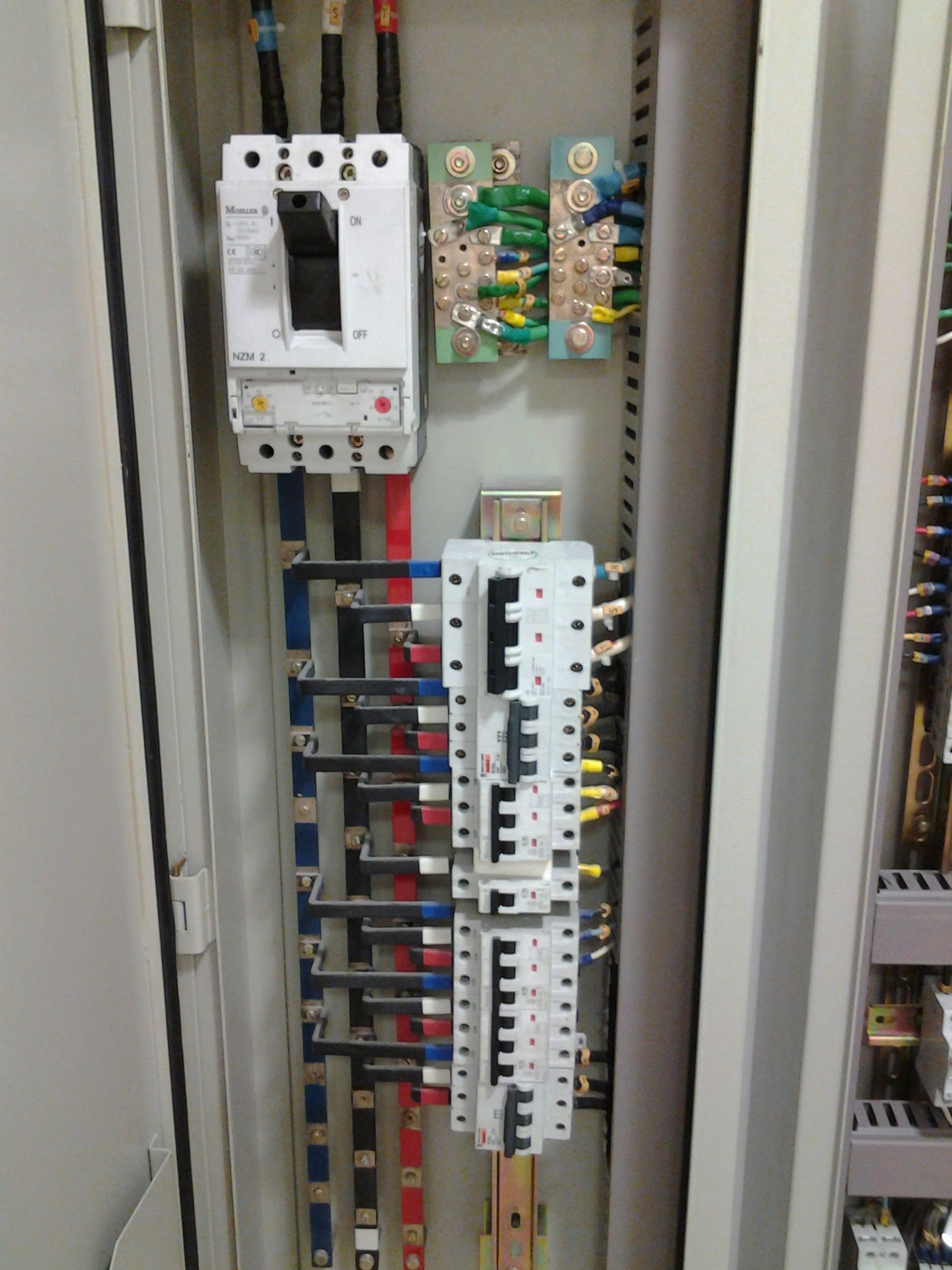 Edu Ponttes: ECP instalações elétricas Infraestruturas e Serviços portfolio 3