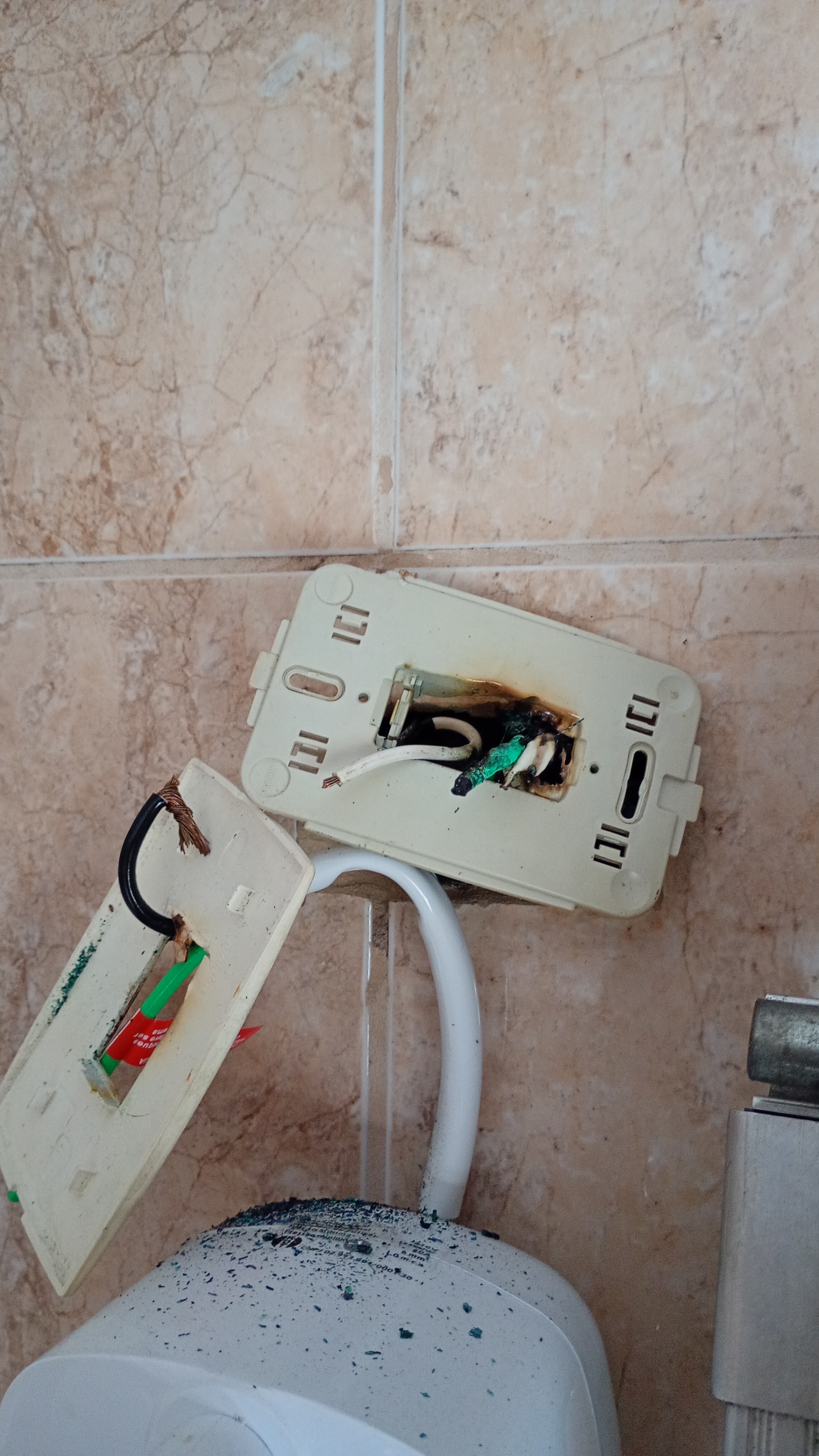 MACIEL SERVIÇOS EM ELETRICIDADE portfolio 14